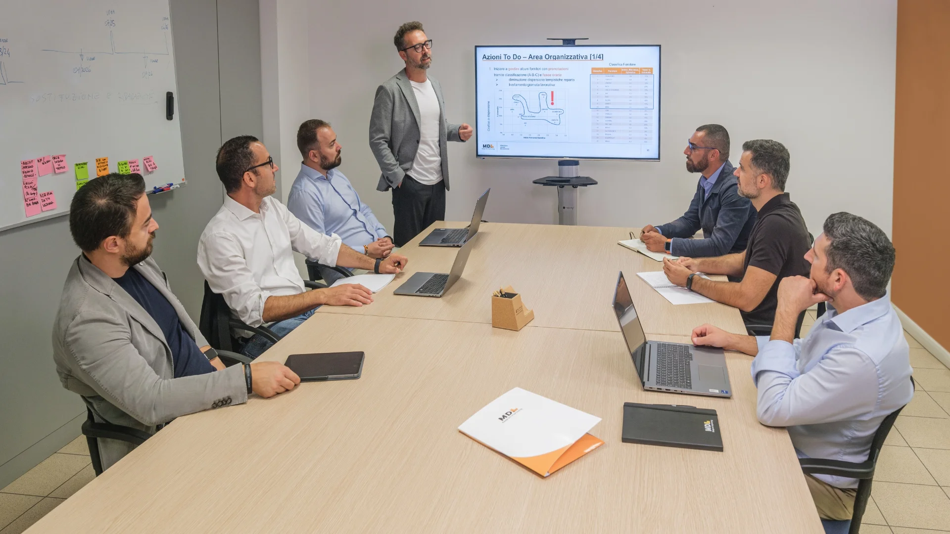 riunione logistica area operativa